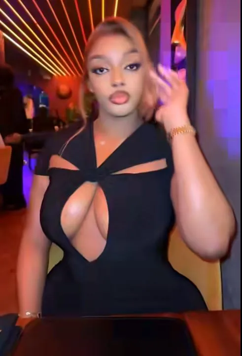 Fabintou ose une tenue sans soutien-gorge, assumée sans détour (photos)