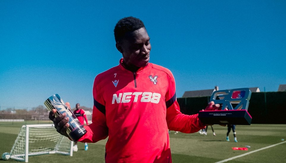 Premier League : Ismaïla Sarr doublement récompensé à Crystal Palace
