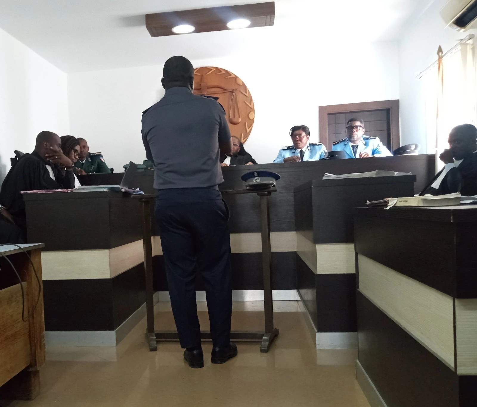 Tribunal militaire d’Abidjan : 5 ans de prison ferme pour un adjudant de gendarmerie filmé en plein racket
