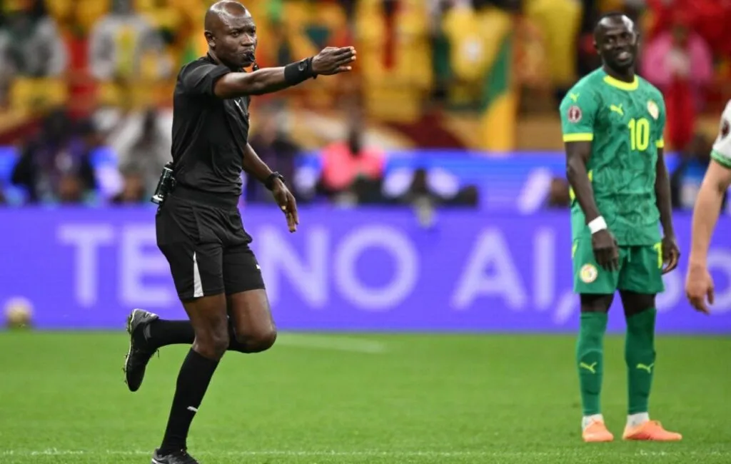 Jean-Jacques Ndala: l’arbitre de la finale Sénégal-Maroc écarté du Mondial 2026