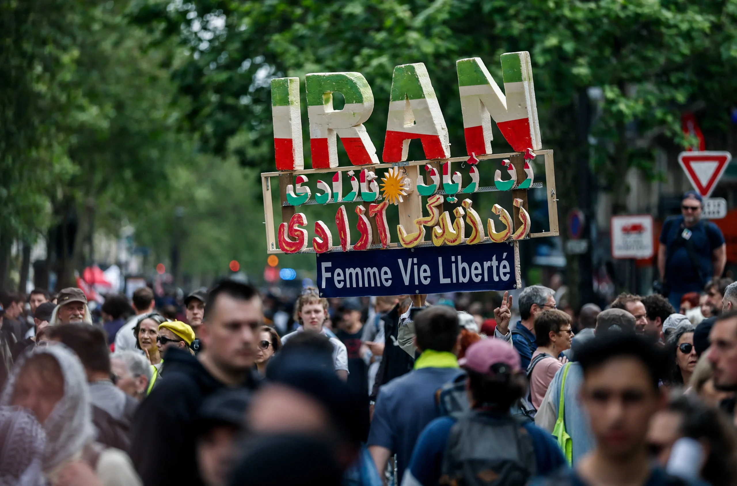 Iran : Donald Trump rejette la proposition de paix de Téhéran et le pourcentage qui le désavoue