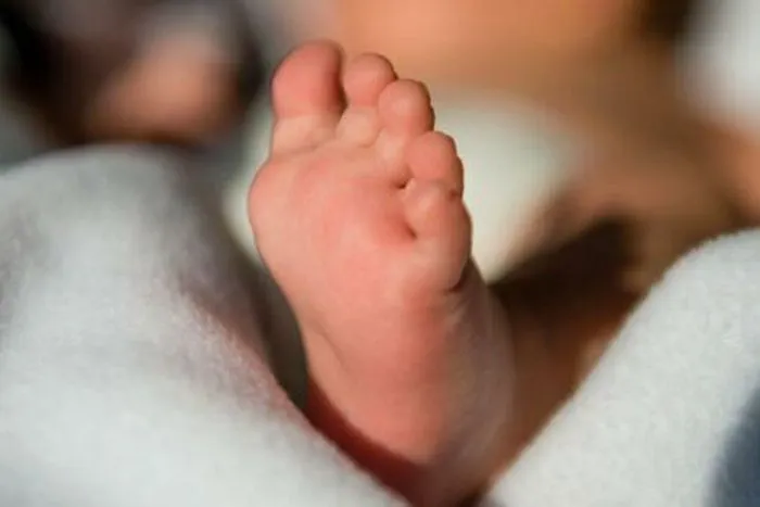 Un nourrisson retrouvé mort dans les toilettes à Vélingara, cinq membres de la famille interpellés