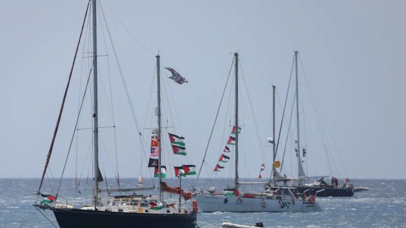 « Aucune base légale »: Israël maintient deux militants de la flottille en détention