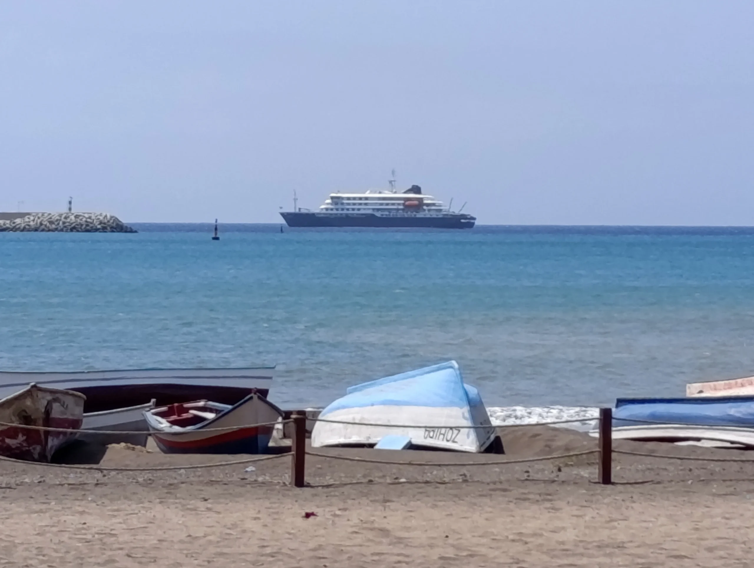« Nous savons que vous avez peur » : l’OMS suit le paquebot attendu en Espagne