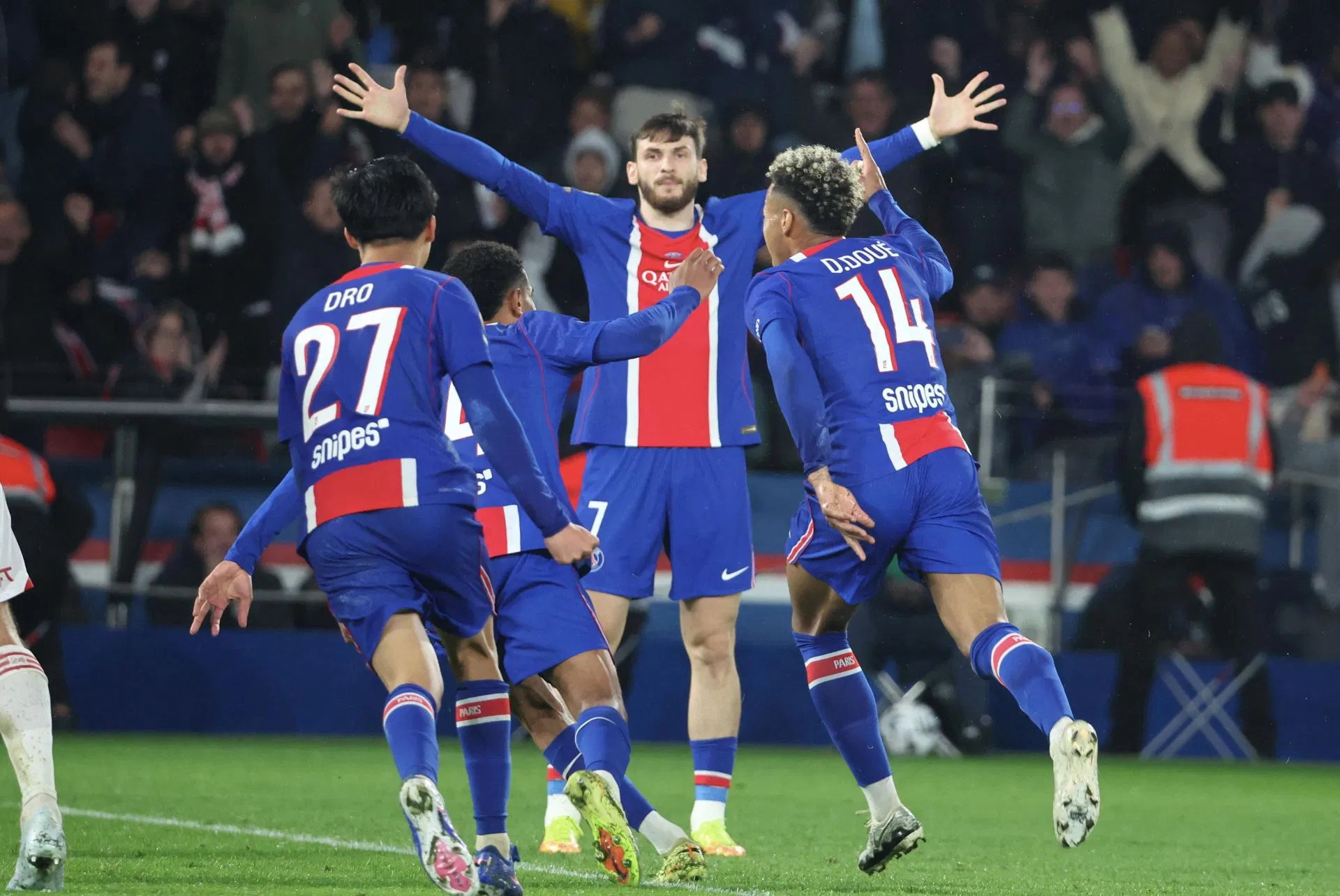 Lens peut retarder le titre du PSG, mais un nul suffit à Paris