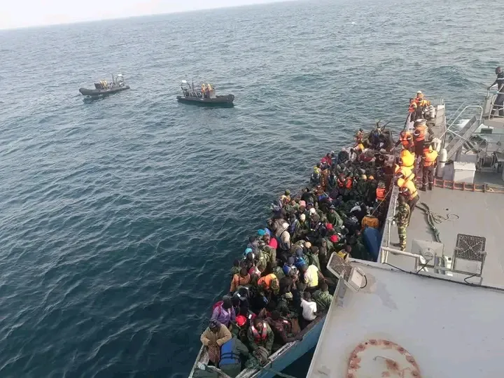 Opération de secours en mer : 153 migrants secourus au large de Dakar par la Marine nationale