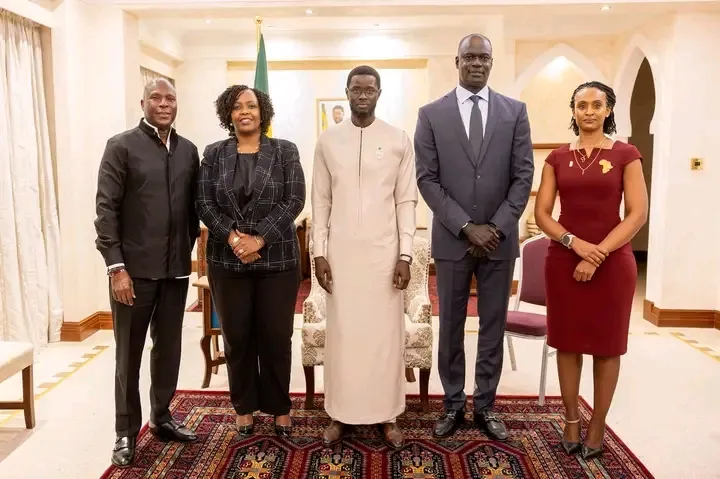 Basketball : Diomaye Faye échange avec la directrice de NBA Africa