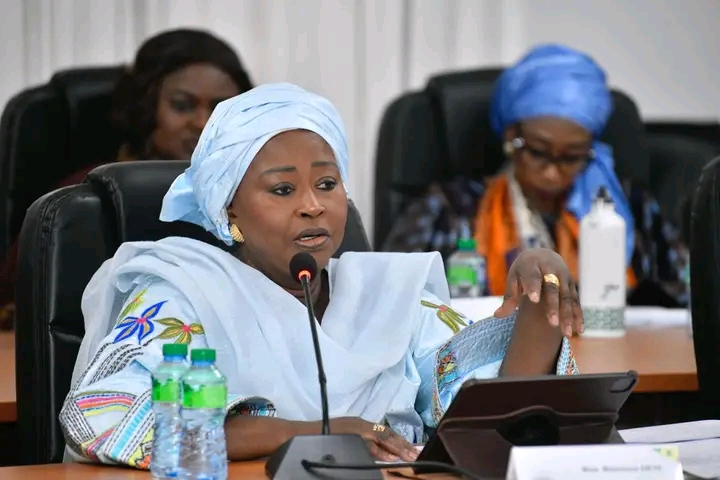 Évaluation budgétaire : Maïmouna Dièye invitée à accélérer l’exécution des programmes sociaux …