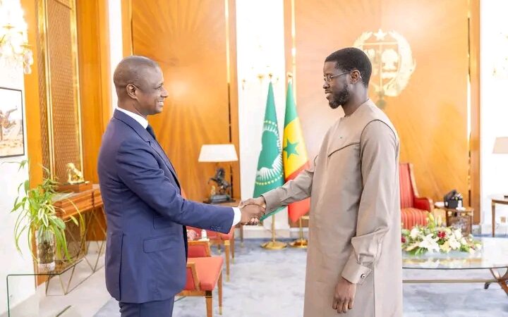 Dialogue politique : Diomaye Faye reçoit Antoine Félix Diome