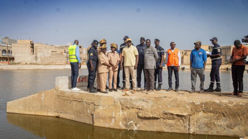 Prévention des inondations : le ministre Cheikh Tidiane Dièye en visite de terrain à Keur Massar et dans la banlieue dakaroise