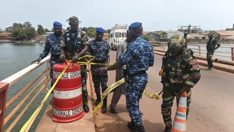 Drame au pont Émile Badiane : un mort et un disparu après la chute d’un minibus dans le fleuve Casamance