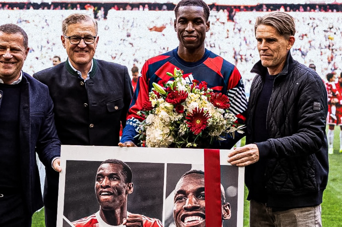 Le Bayern Munich rend hommage à Nicolas Jackson (photos)