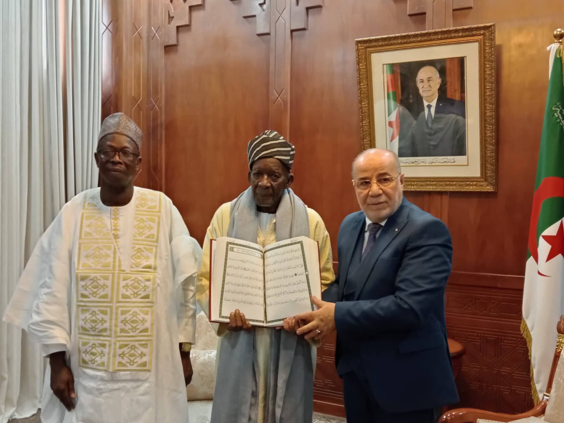 Algérie–Sénégal : le ministre Belmehdi reçoit le Khalife de la Fayda Tidjaniya à Alger