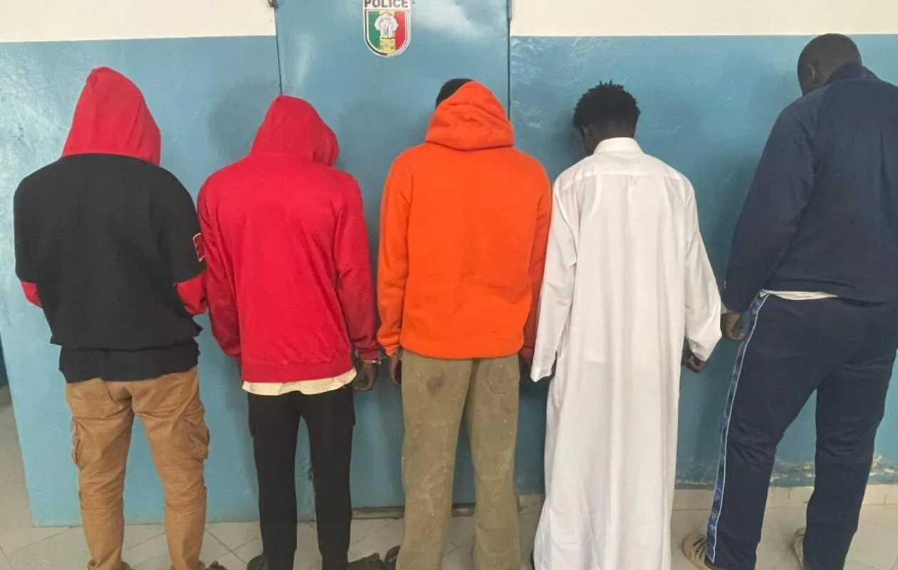 Saint-Louis : Un imam dénonce son propre fils, cinq personnes déférées pour actes contre nature et transmission volontaire du VIH