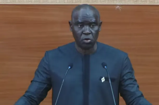 Assemblée Nationale : Le député non inscrit Tafsir Thioye conteste la régularité du texte soumis en seconde lecture (vidéo)