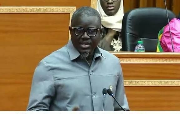 Autoponts à Dakar : Tahirou Sarr juge l’interdiction inadaptée