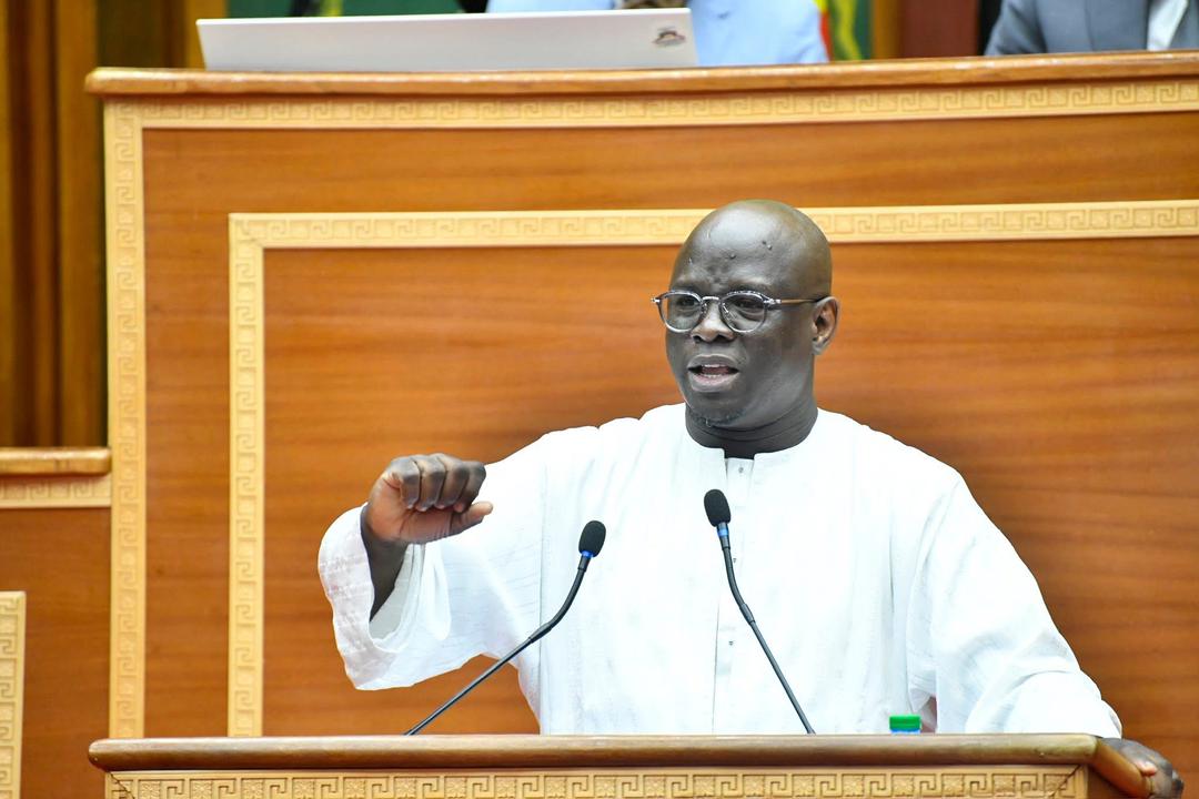 Cheikh Diba avertit les députés: la crise au Moyen-Orient peut peser sur le budget