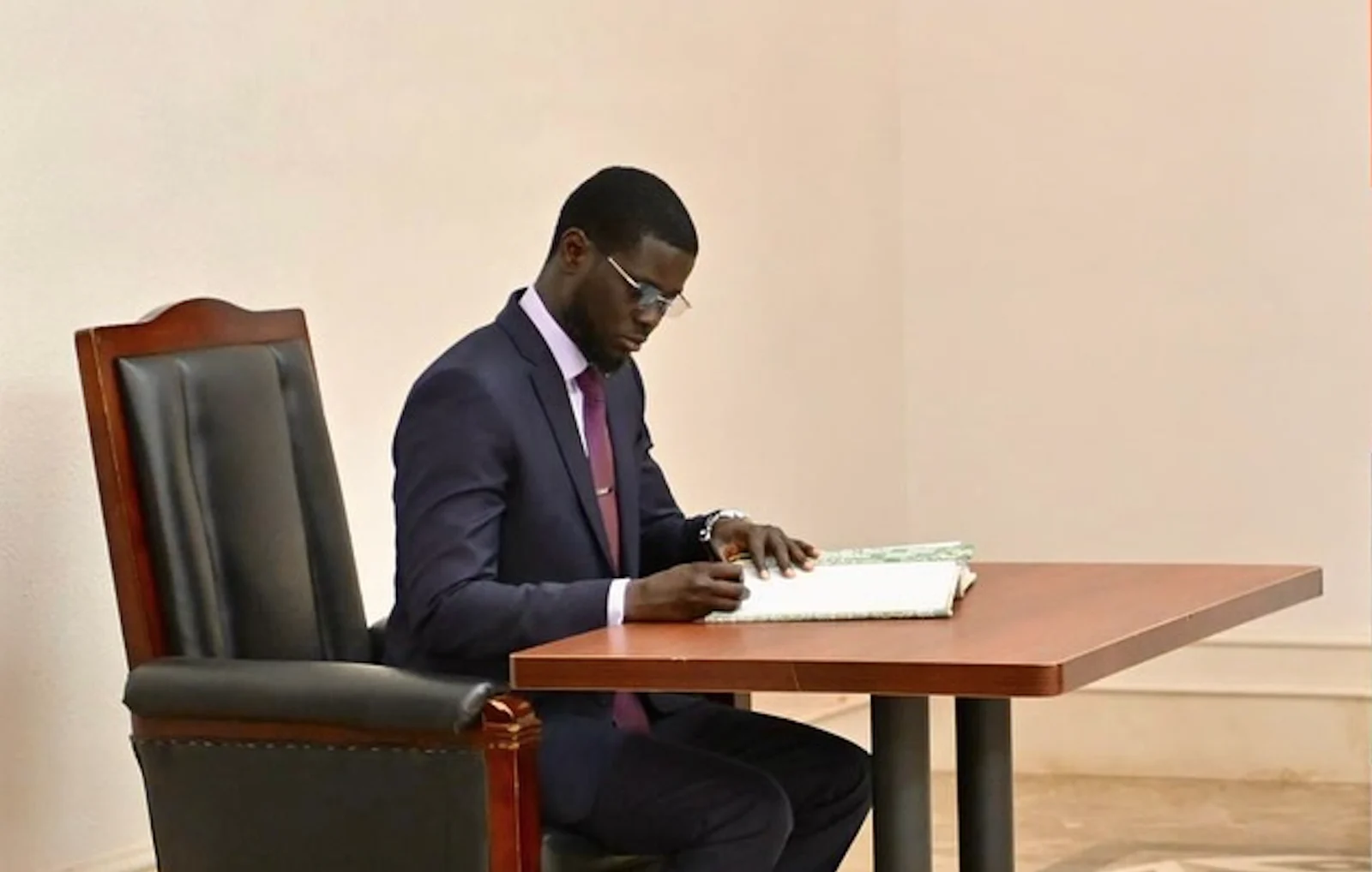 Primature : 72 heures après le départ de Sonko, un ancien patron de la Senelec émerge