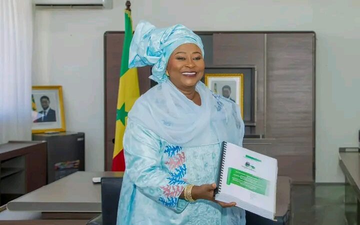 Maïmouna Dièye (ancienne ministre de la Famille) : « Je passe le flambeau avec fierté, la conscience tranquille et l’âme sereine … »