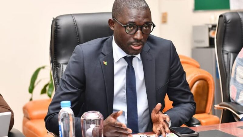 « Ni transhumance, ni ingratitude »: Le Directeur des Archives du Sénégal claque la porte après le limogeage de Sonko