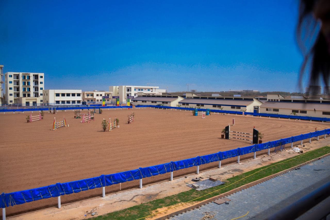 JOJ Dakar 2026 : les infrastructures seront livrées d’ici au 31 juillet, assure Déthié Fall