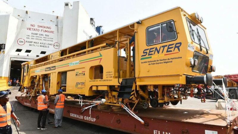 Port de Dakar : Réception officielle d’une bourreuse ferroviaire pour le Train Express Régional (TER)