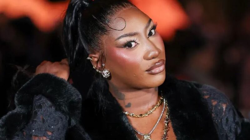 Aya Nakamura au cœur d’un litige à plusieurs millions d’euros avec…