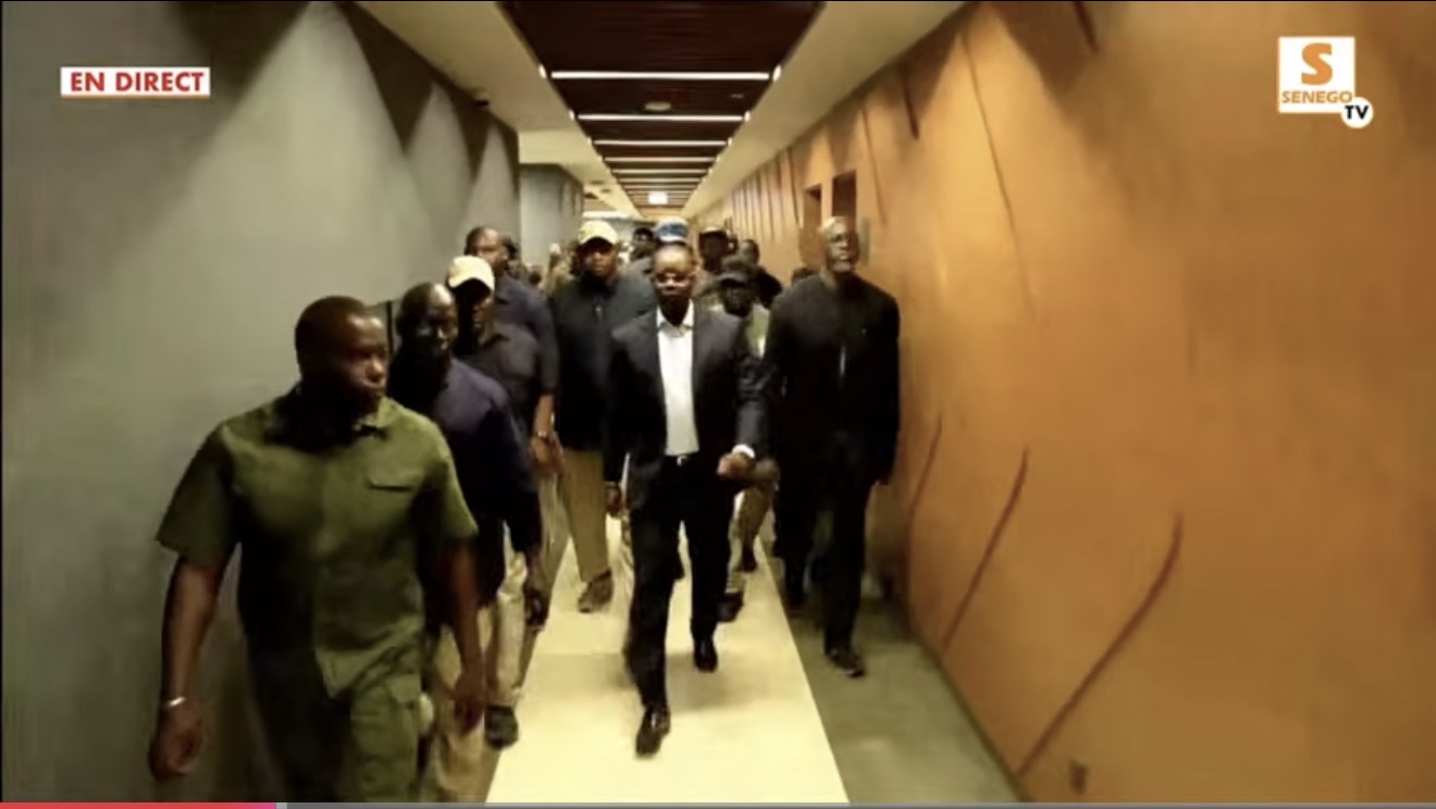 Dakar Arena : entrée spectaculaire d’Ousmane Sonko devant un