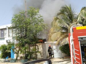 Visite ministérielle après l'incendie de Télé École