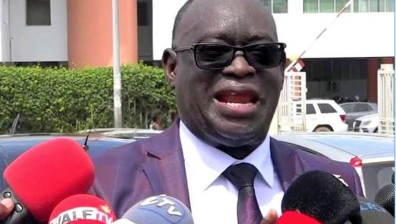 Me El Hadji Diouf qualifie la réforme constitutionnelle de « manipulation »
