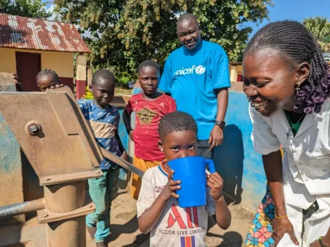 Journée de l’enfant africain : le RAM WASH alerte sur 190 millions d’enfants exposés à l’eau insalubre