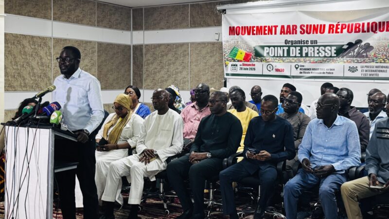 Révision constitutionnelle : Aar Sunu République dénonce une « forfaiture » et exige le retrait avant le vote