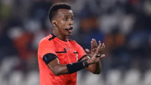 Arbitre somalien Omar Artan : refoulé des USA, il dirigera la Supercoupe de l'UEFA