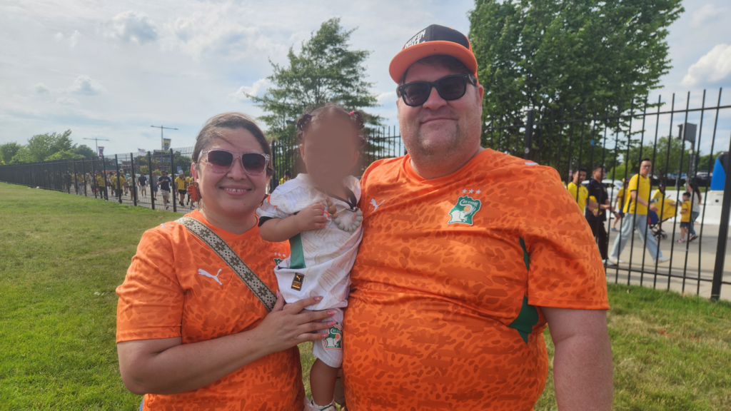 Coupe du monde 2026 : un Américain venu du Dakota du Nord garde le bébé de son amie ivoirienne à Philadelphie