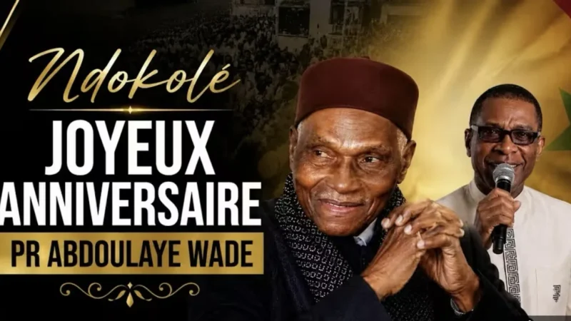 Youssou Ndour dédie « Ndokelé » à Abdoulaye Wade pour ses 100 ans