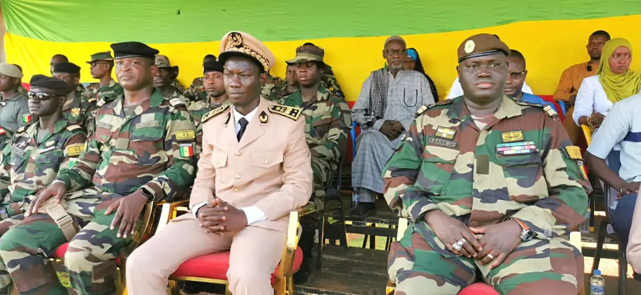 Kédougou : 350 militaires renforcent la sécurité à la frontière sénégalo-guinéenne et distribuent des vivres