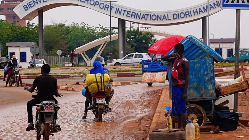 Niger : 13 morts dans l&rsquo;attaque de l&rsquo;aéroport de Niamey, 22 assaillants tués