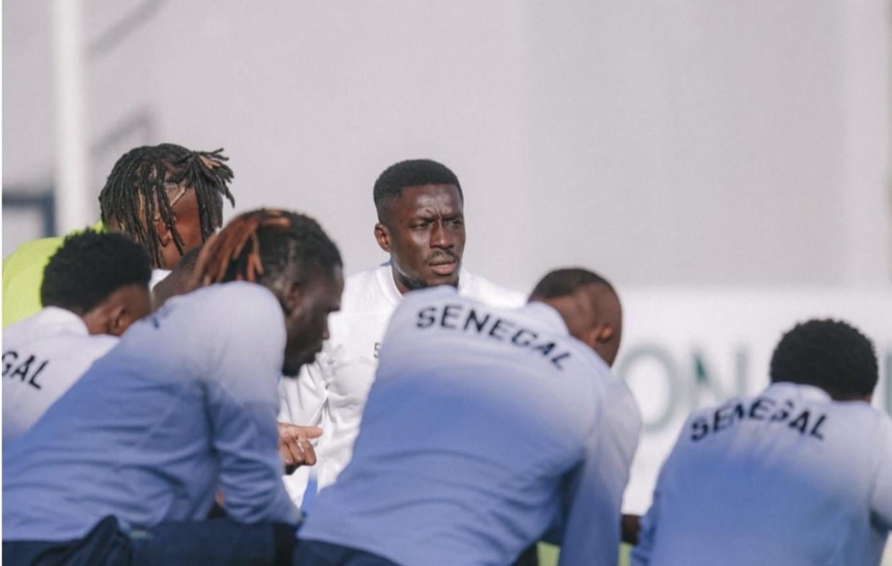 Primes impayées, repas inadéquats, contrats en suspens : Mansour Loum vide son sac sur les Lions