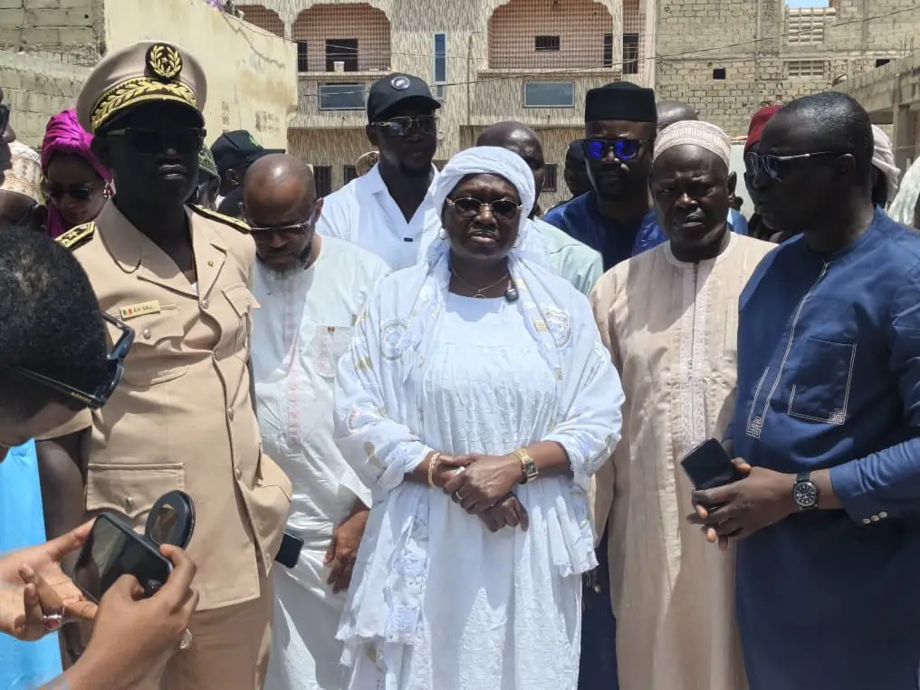 Saint-Louis : la ministre Diouf apporte le soutien de l’État aux sinistrés de Pikine 15 et visite le centre d’inclusion sociale pour enfants handicapés