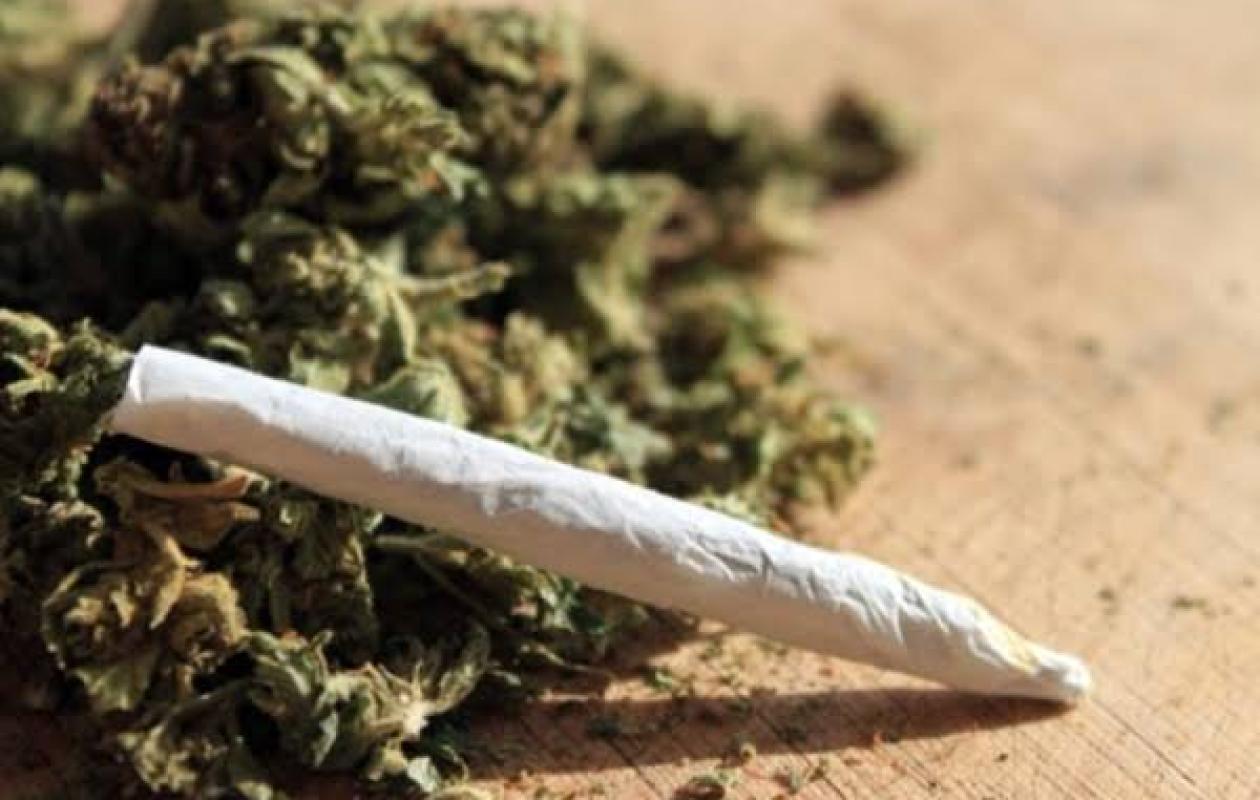 Deux trafiquants de yamba arrêtés après une opération policière dans un restaurant Deux trafiquants de yamba arrêtés après une opération policière dans un restaurant