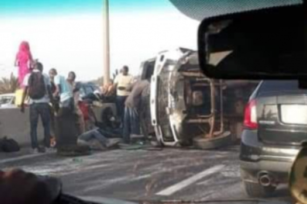 Accident à Thiaroye : Trafic fortement perturbé sur l’autoroute Dakar-AIBD