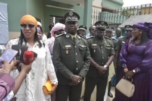 Soutien aux détenus : Le geste fort de Sokhna Aïda Diallo à l’Administration pénitentiaire