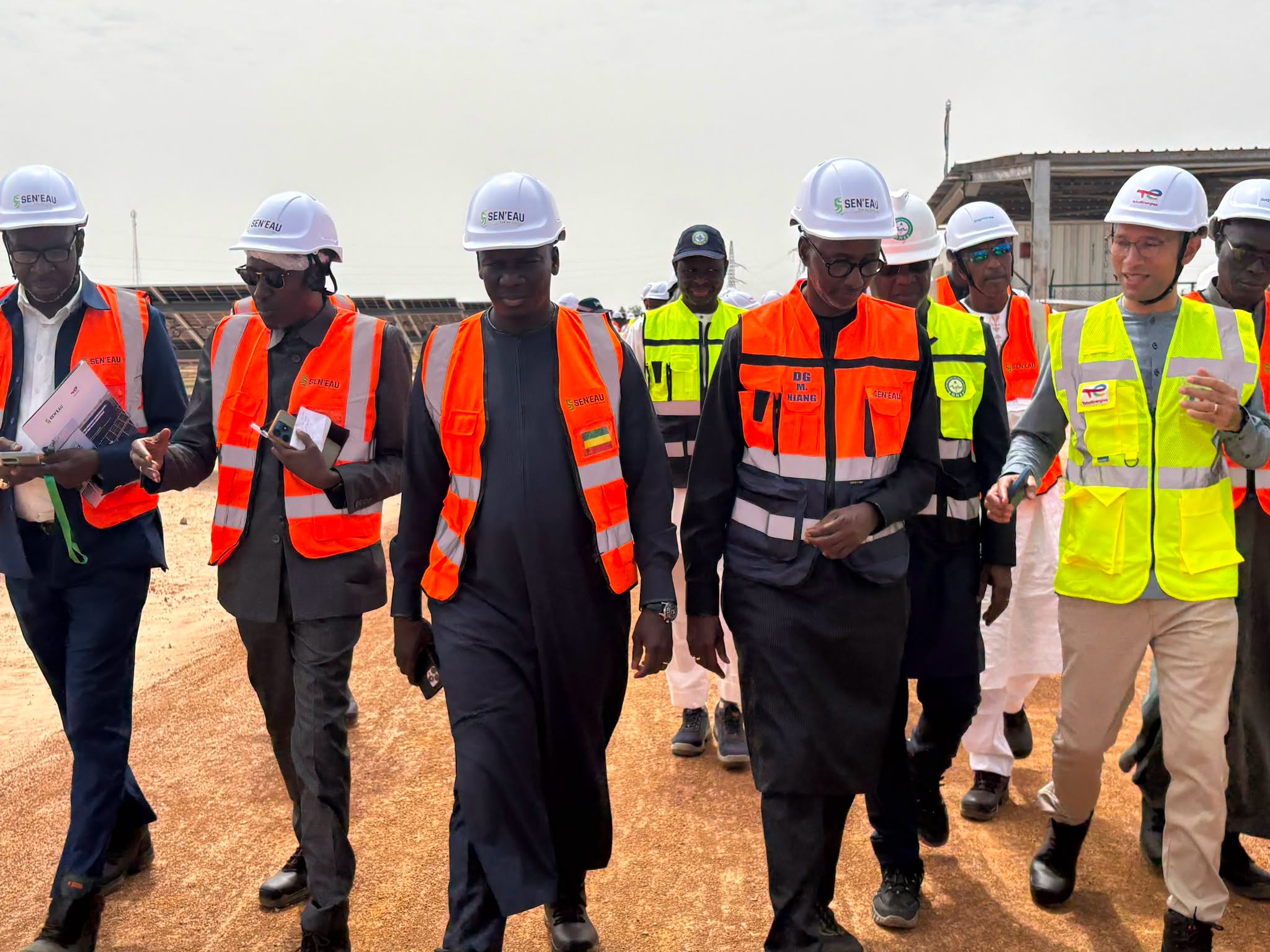 SEN’EAU et TotalEnergies inaugurent deux centrales solaires pour renforcer l’accès à l’eau potable