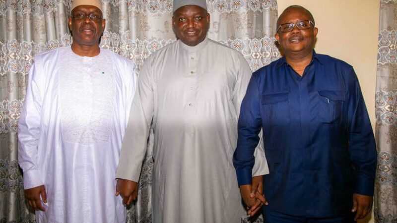 Après Dakar, Macky Sall à Banjul : sa candidature à l’ONU au cœur d’une rencontre avec Adama Barrow
