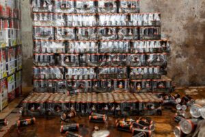 Produits impropres à la consommation : plus de 1 200 packs de boisson BX saisis à Dakar (Photos)