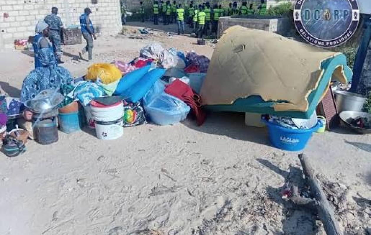 Dakar : la gendarmerie démantèle des abris de mendiants à la cité BOA