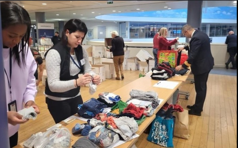 9 tonnes de dons pour l’enfance : Air France et les associations se déploient à Dakar