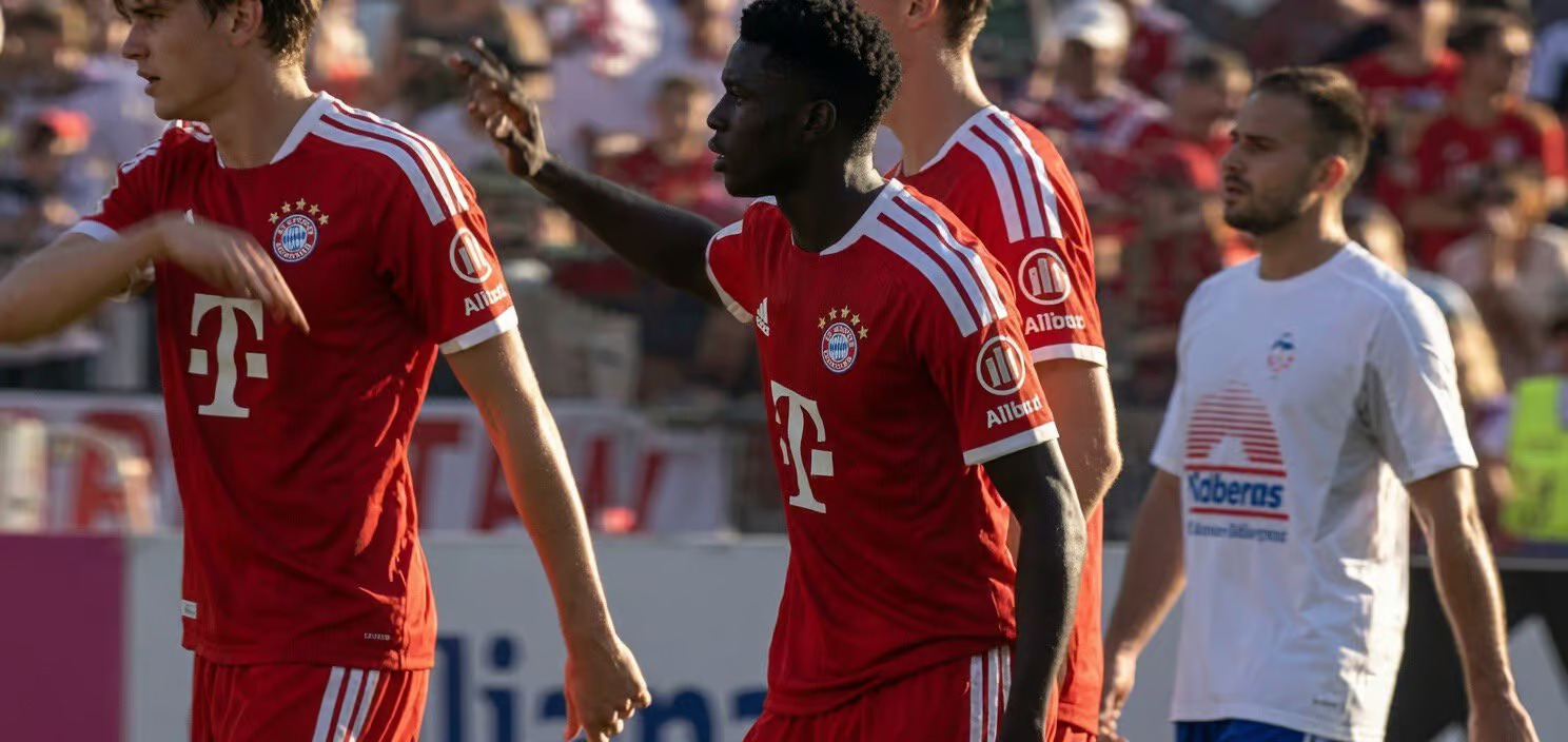 Un missile de 25 mètres : Bara Sapoko Ndiaye frappe déjà fort avec le Bayern Munich (vidéo)