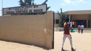 Mbour : incapable d’accepter le divorce de ses parents, un tailleur menace de tuer son père