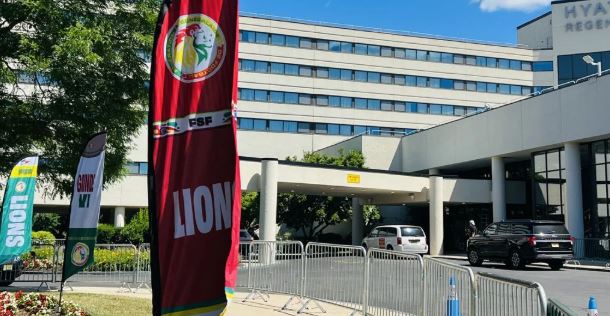 Mondial 2026 : le chef cuisinier des Lions « exfiltré de l’hôtel en pleine nuit avant de transiter par le Canada »